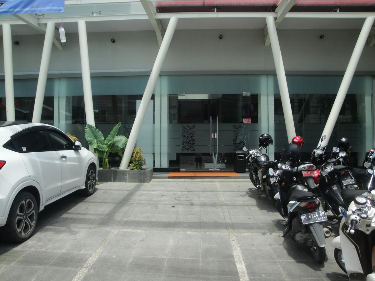 Bella Vita Hotel Kupang  Exterior photo